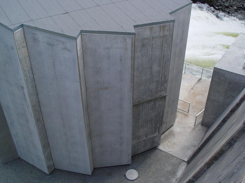 MANTHEY KULA 4: Space between Generator Chamber and existing dam