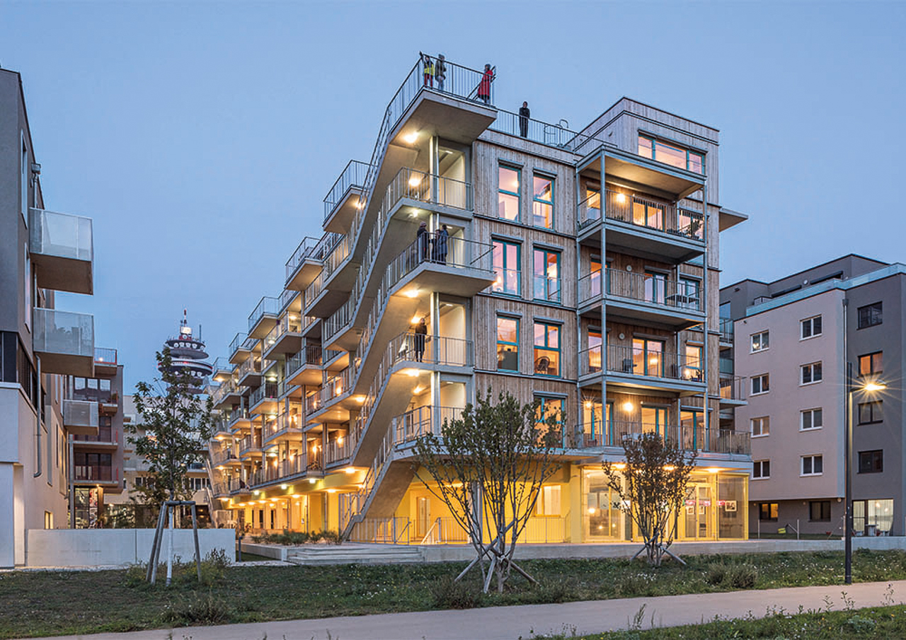 Gleis 21 - View from Park