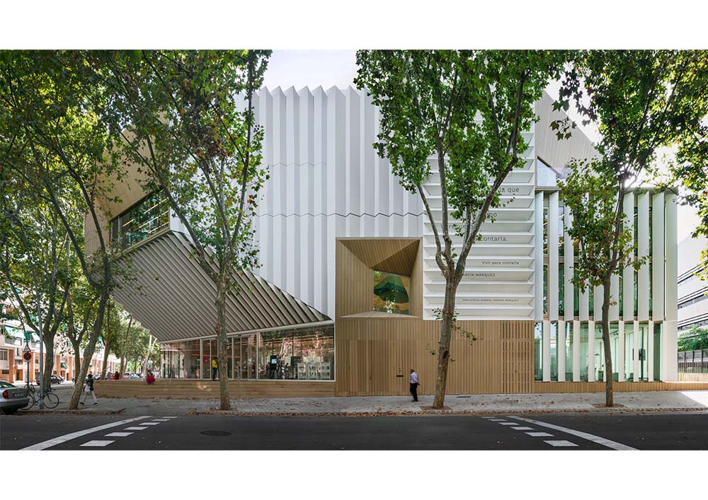 Northwest Facade - treball street