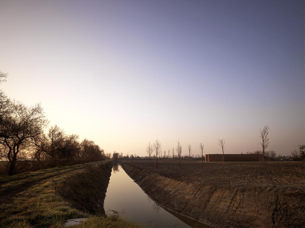 The water filtration plant in the landscape of Sant Erasmo
