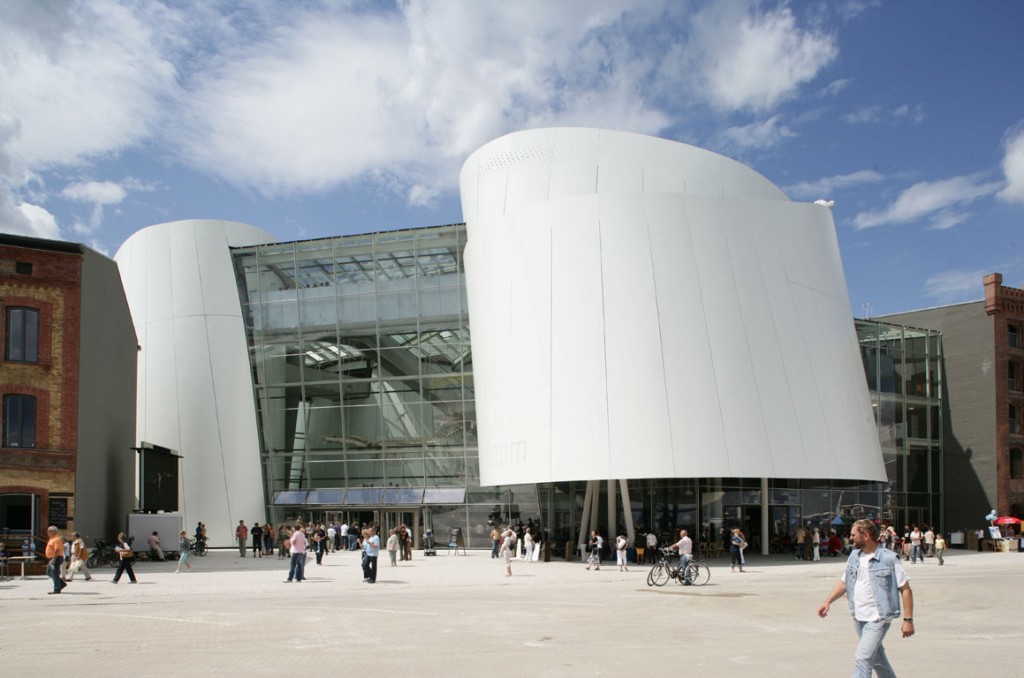 Ozeaneum view from harbor