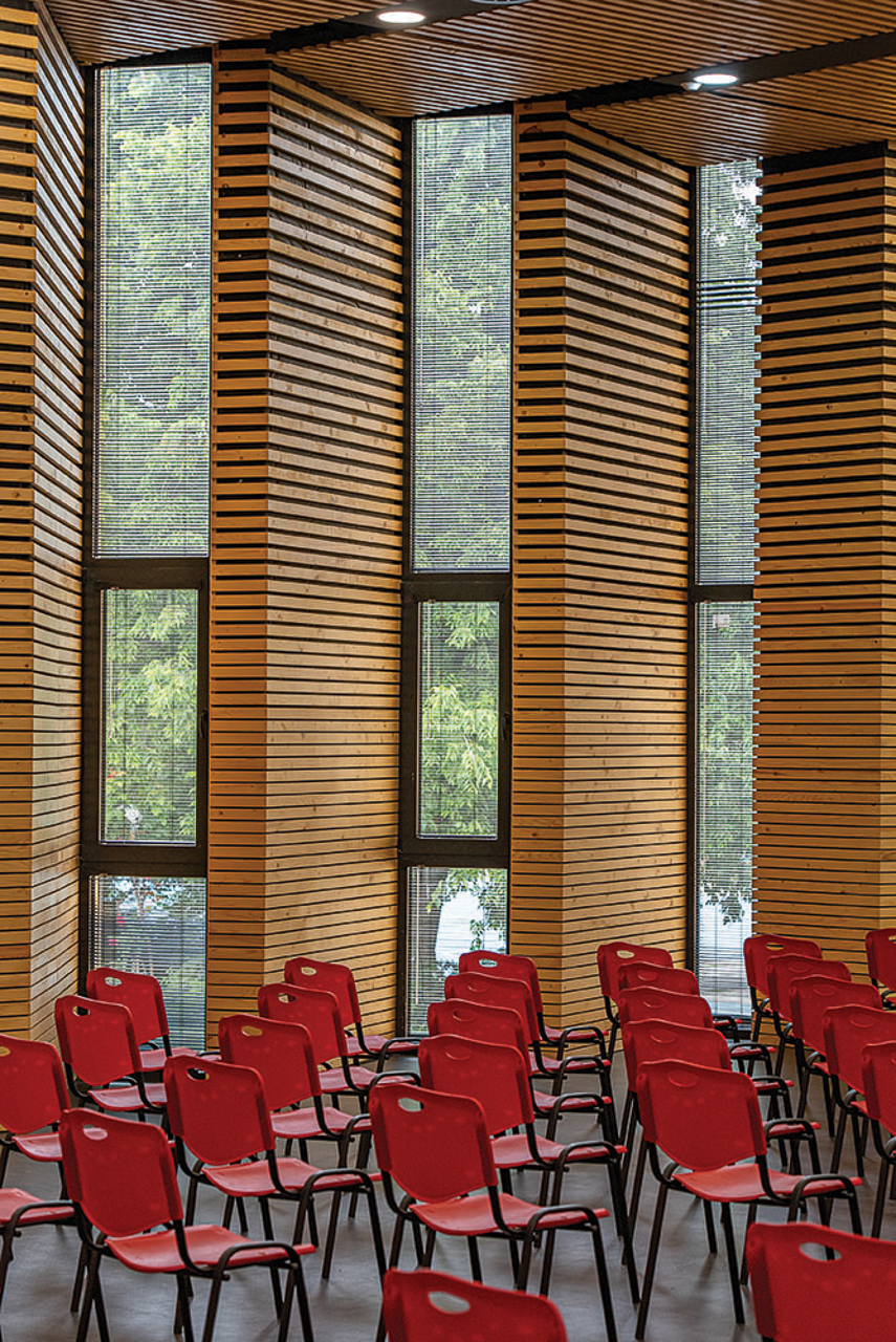 Hall for Cultural Events in First Language School | EUmies Awards